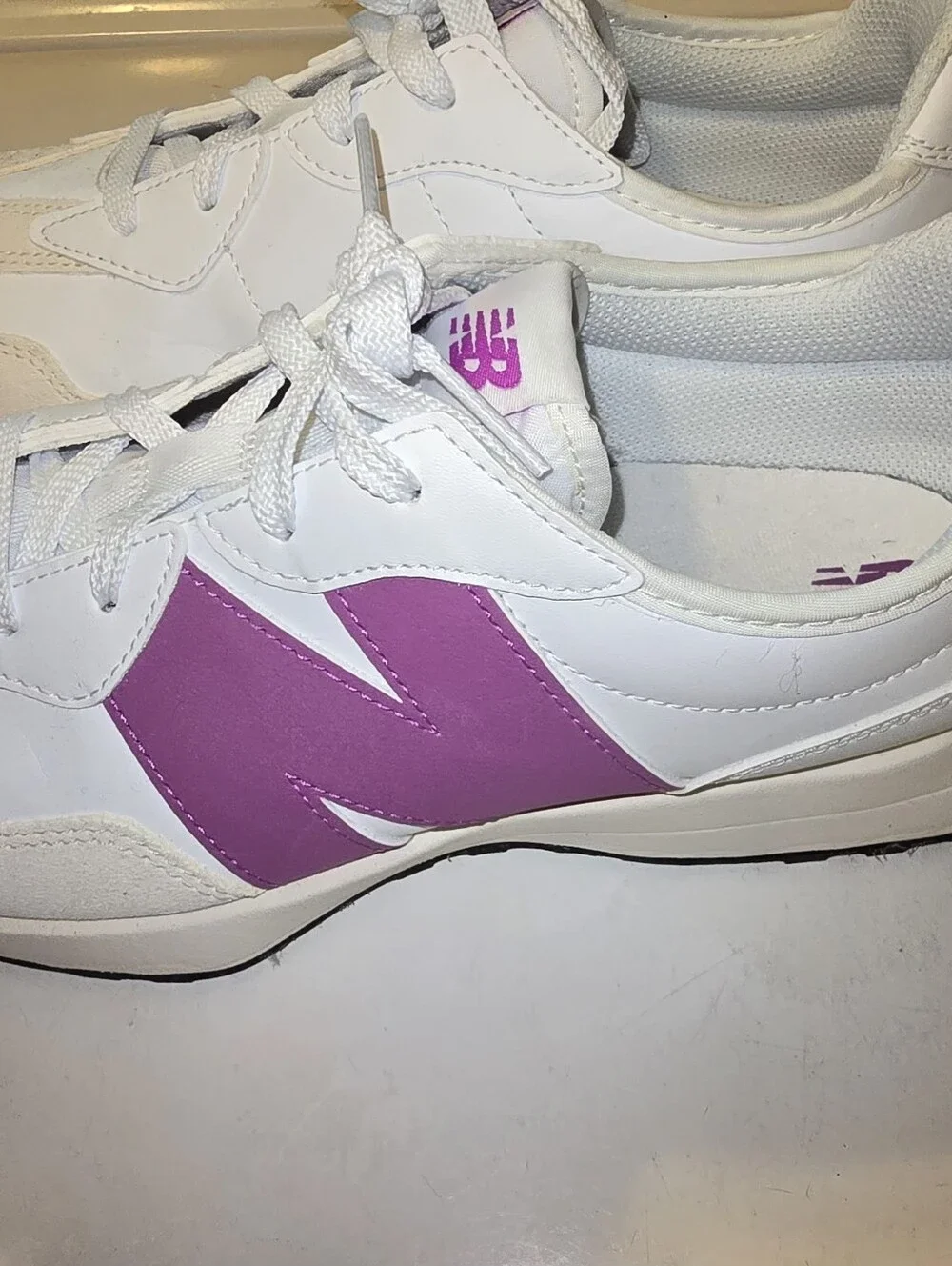 New Balance Women’s Sneakers White/Pink Size 7 – Worn Once – Runs Roomy